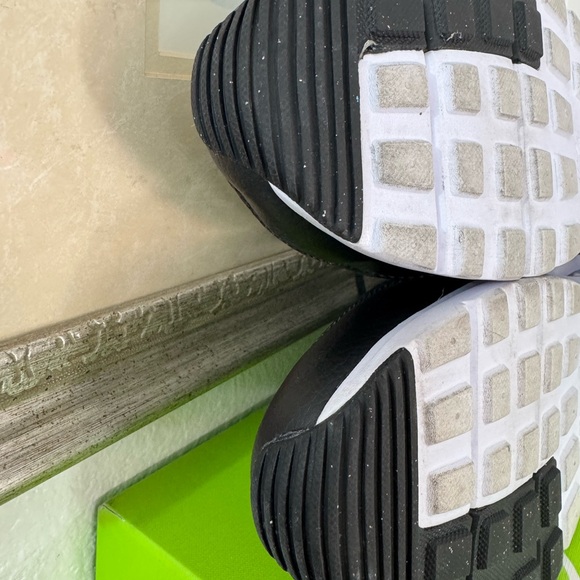 Nike Air Max SC White and Black Sneakers with Air Max Cushioning. - Picture 8 of 9